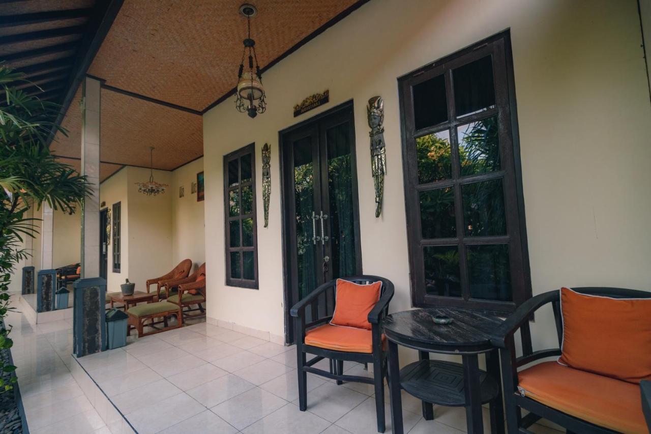 Giri Sari Guest House Pemuteran Exteriör bild