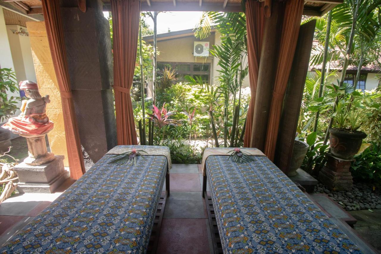 Giri Sari Guest House Pemuteran Exteriör bild