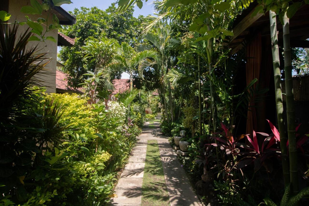 Giri Sari Guest House Pemuteran Exteriör bild