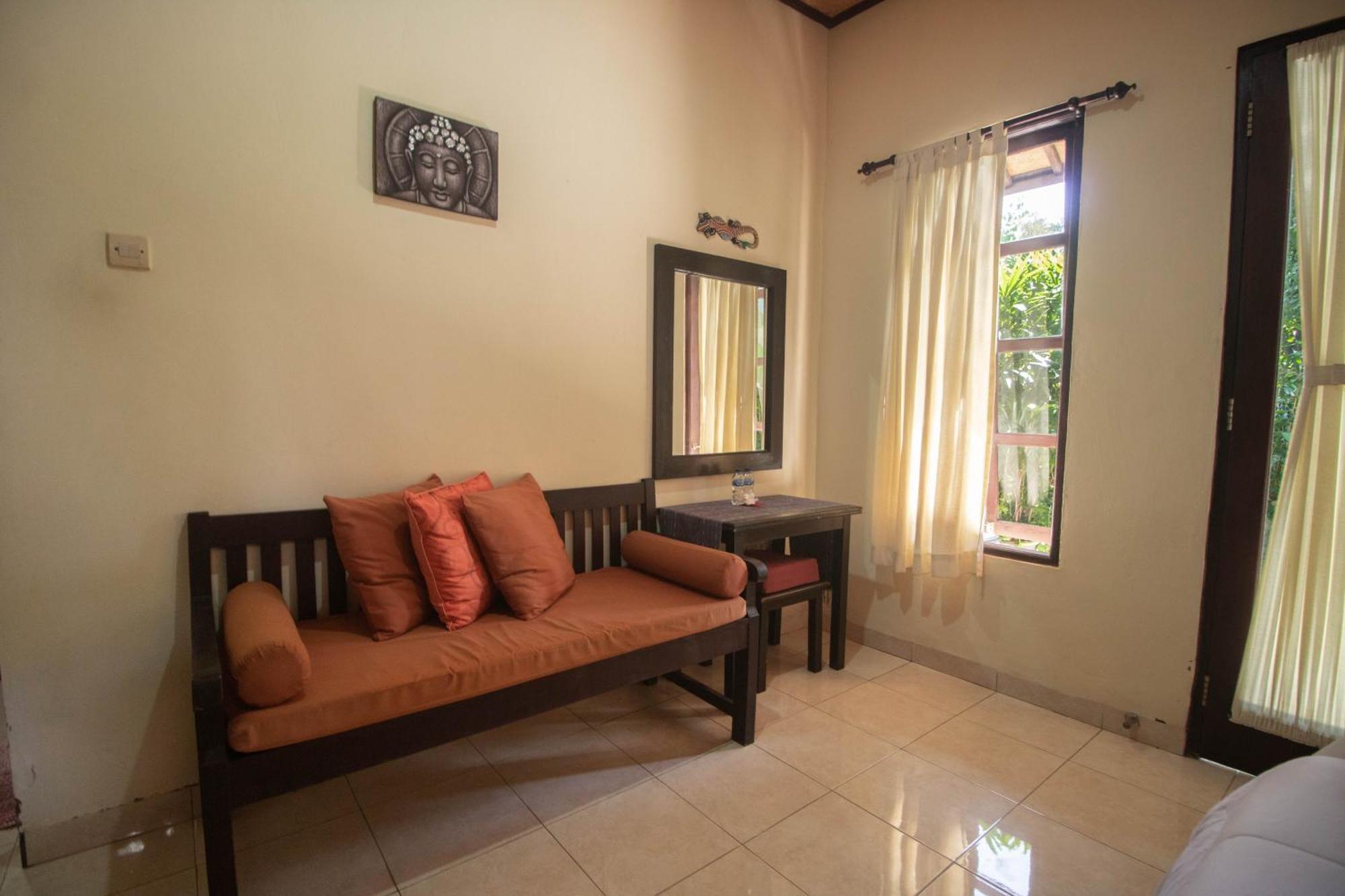 Giri Sari Guest House Pemuteran Exteriör bild