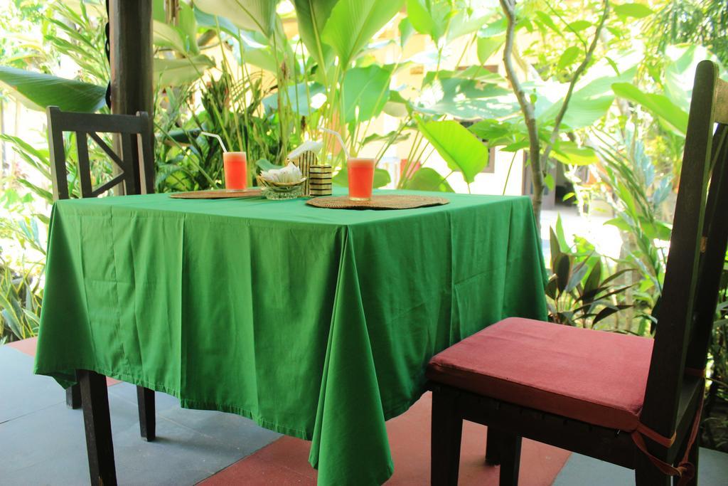 Giri Sari Guest House Pemuteran Exteriör bild