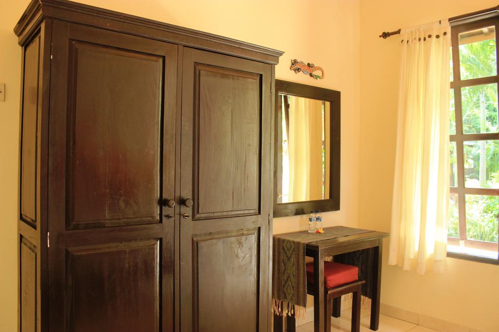 Giri Sari Guest House Pemuteran Exteriör bild