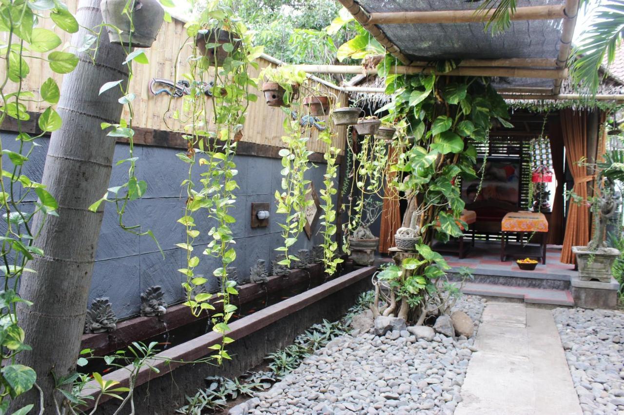 Giri Sari Guest House Pemuteran Exteriör bild