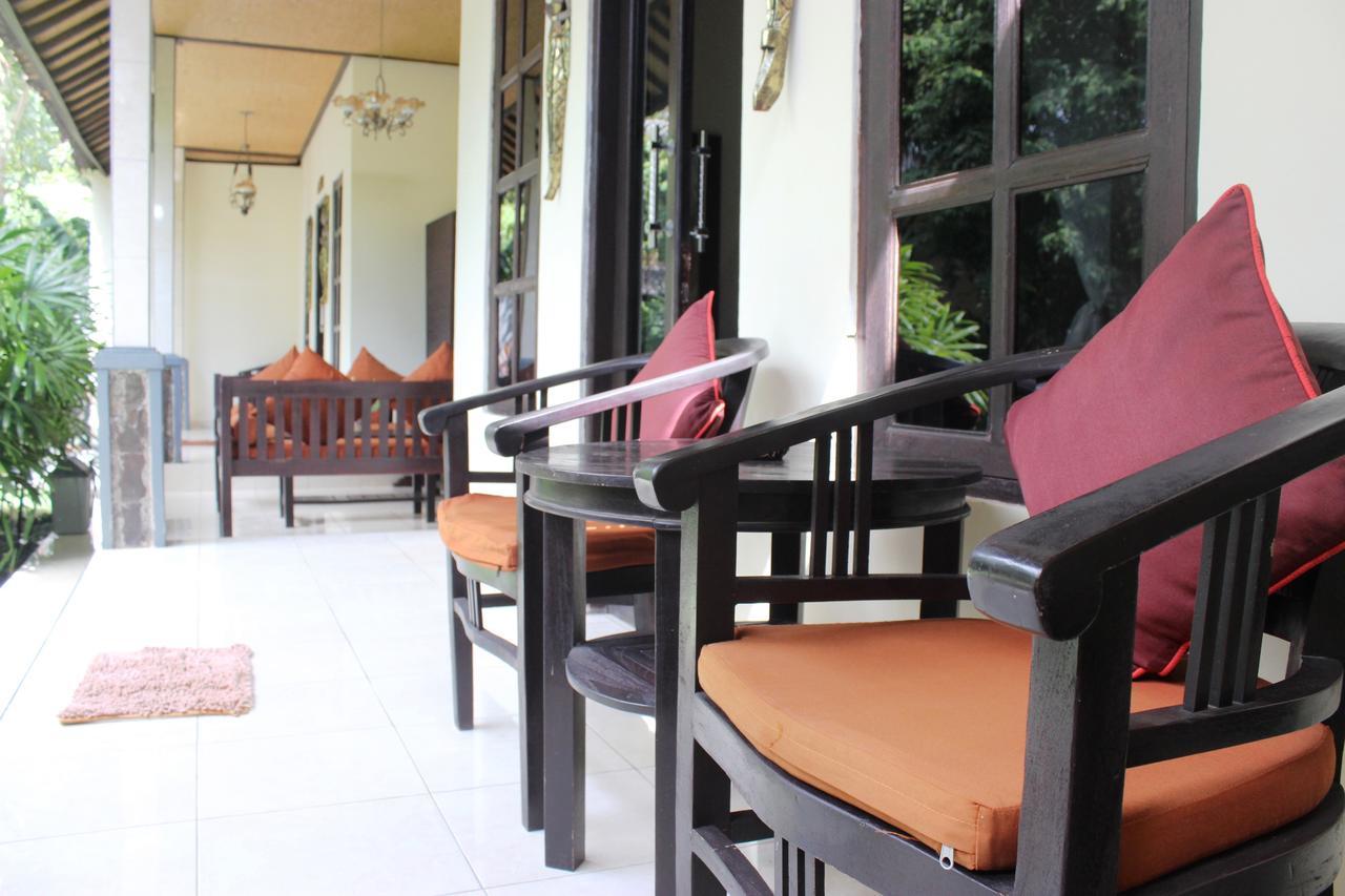 Giri Sari Guest House Pemuteran Exteriör bild