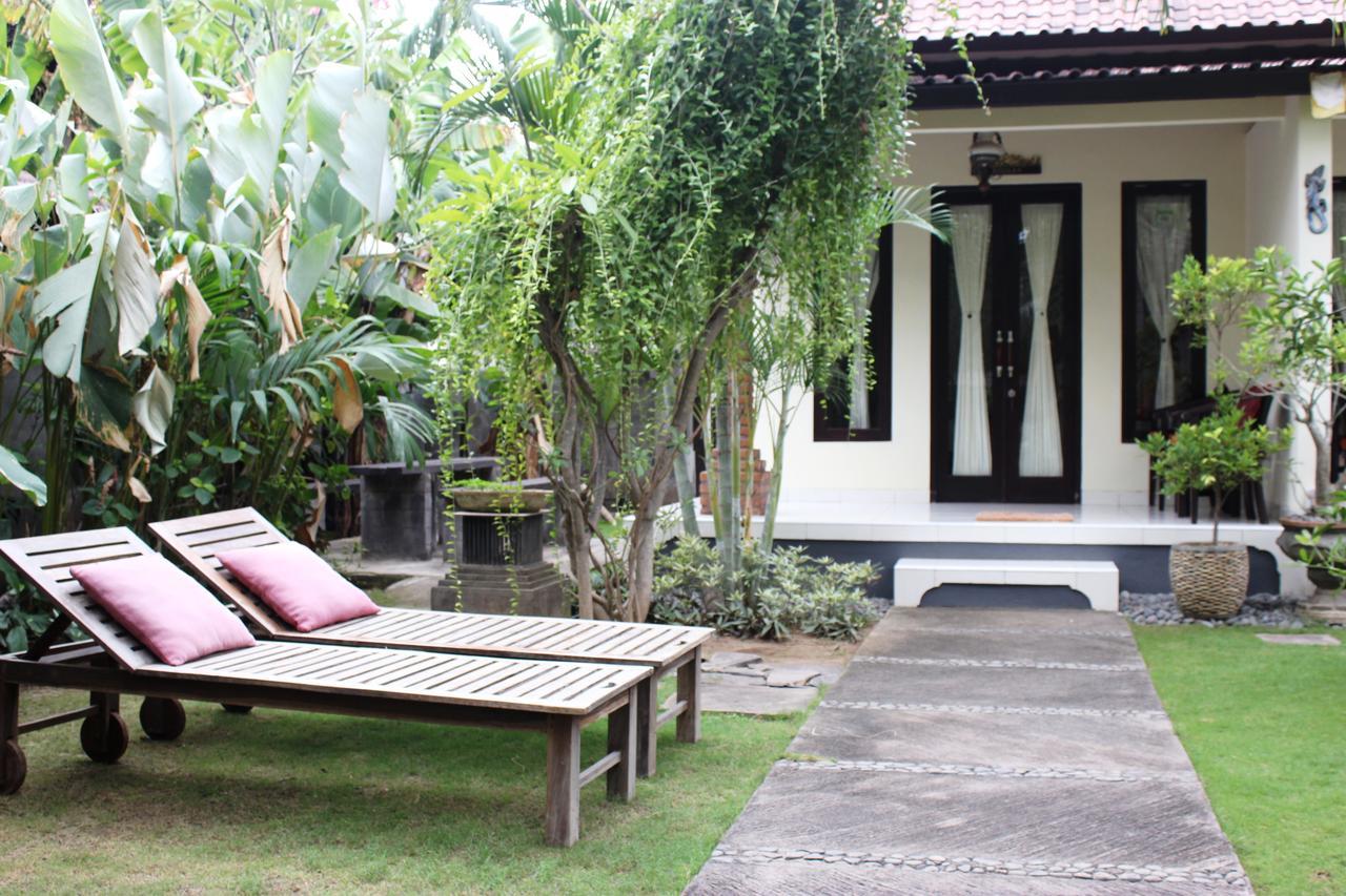Giri Sari Guest House Pemuteran Exteriör bild